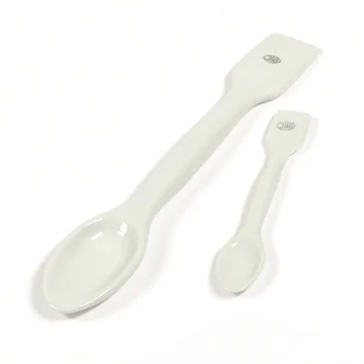 Spatulă de amestecat din porțelan cu lingură de măsurare, 18,7 cm