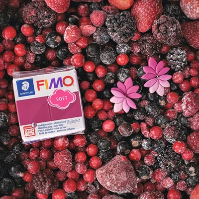 Plastilină FIMO SOFT care se întărește la coacere , 57 g - fructe de pădure congelate (8020-T23) 2024