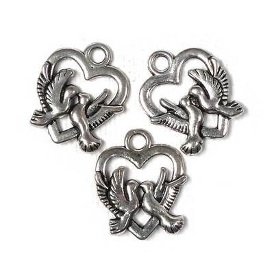 Charm, ornament metalic, 3 buc - inima cu o pereche de porumbei, 3D