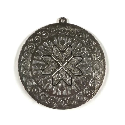 Charm, ornament metalic, 1 buc - rotund, perforat, decorativ