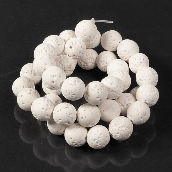 Ásványgyöngy - Lávakő, fehér, 10 mm, 37 cm