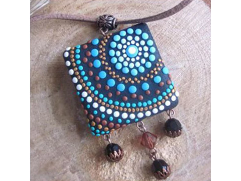 Colier Mandala realizat din lut Fimo care poate fi copt