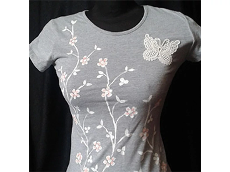 Hobby de vopsire a textilelor Artist cu mediu textil