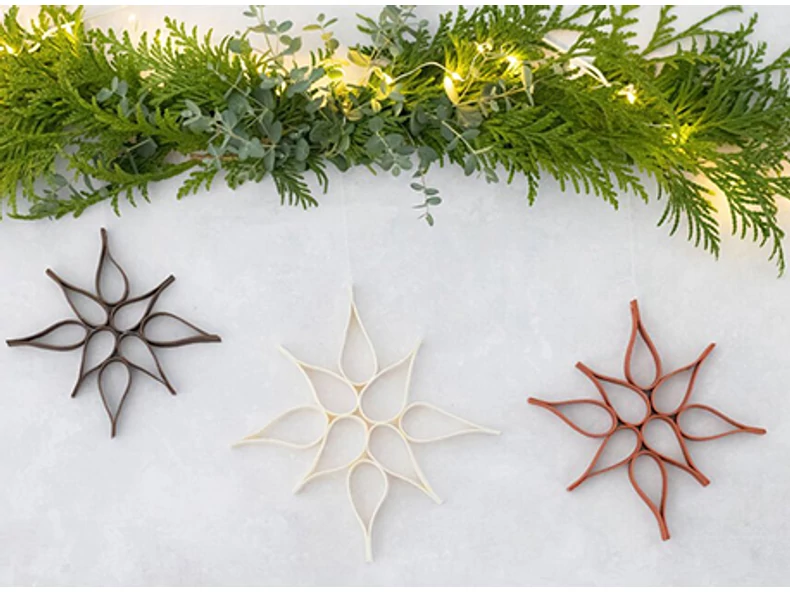 Decorațiune de Crăciun în formă de stea, realizată din plastilină Fimo Leather Effect