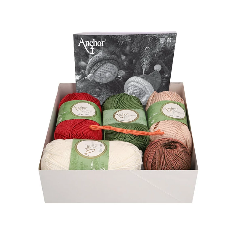 Set croșetat Anchor Creativa, figurine Amigurumi - Mos Craciun si ajutorul lui