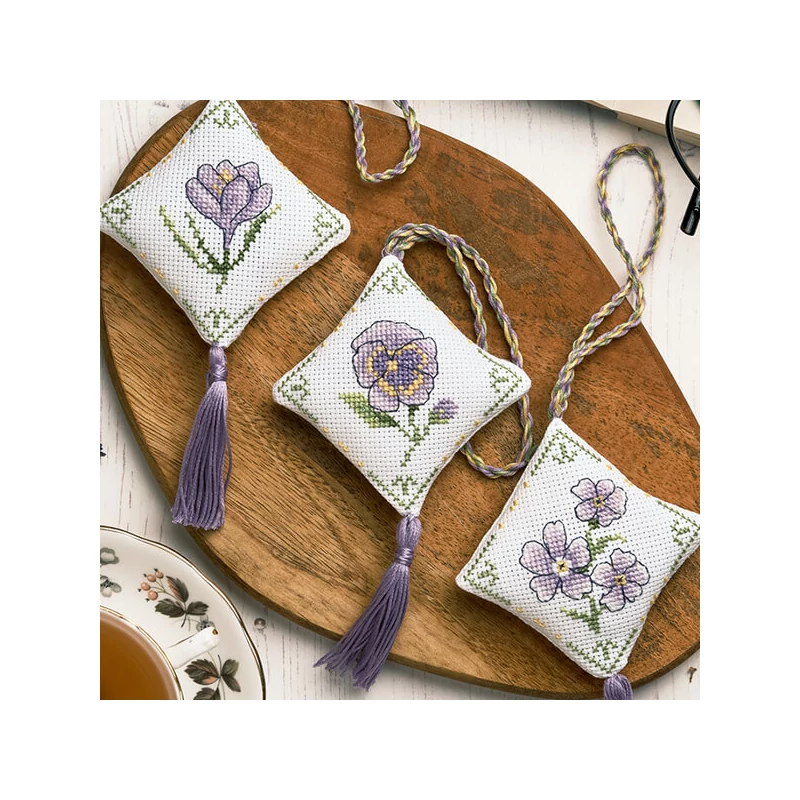 Kit broderie cu punct de cruce,  Anchor  Spring Decorations  - Flori de primavara, mov