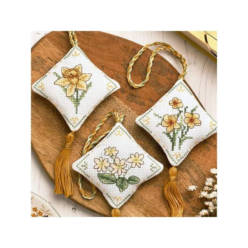 Kit broderie cu punct de cruce,  Anchor  Spring Decorations  - Flori de primavara, galben