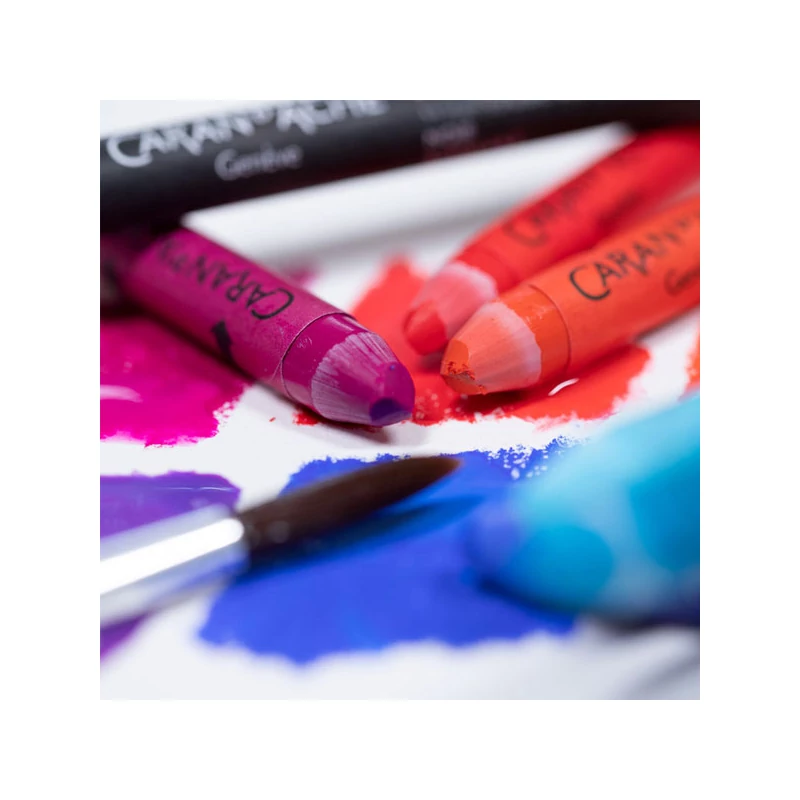 Set crete acuarelă Caran d'Ache Classic Neocolor II, într-o cutie elegantă din lemn - 84 buc